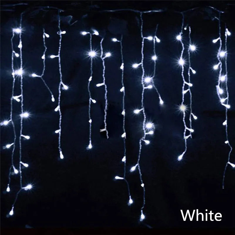 Cortina de Luzes LED Natalinas – Encanto e Magia para sua Casa